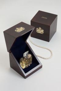 Perfume Boxes Fit For A Queen