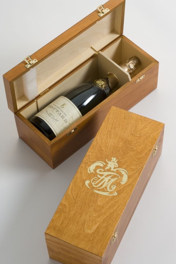 images/Boxes/Champ-wine/FMChampagneBoxes.jpg#joomlaImage://local-images/Boxes/Champ-wine/FMChampagneBoxes.jpg?width=533&height=800